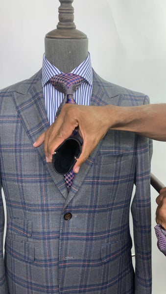 V9 Pocket Master: The Ultimate Pocket Square Holder