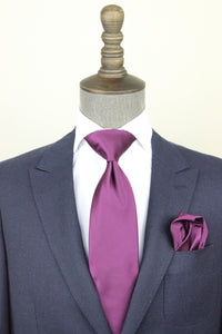 Comic - B 9 Tie & Hanky